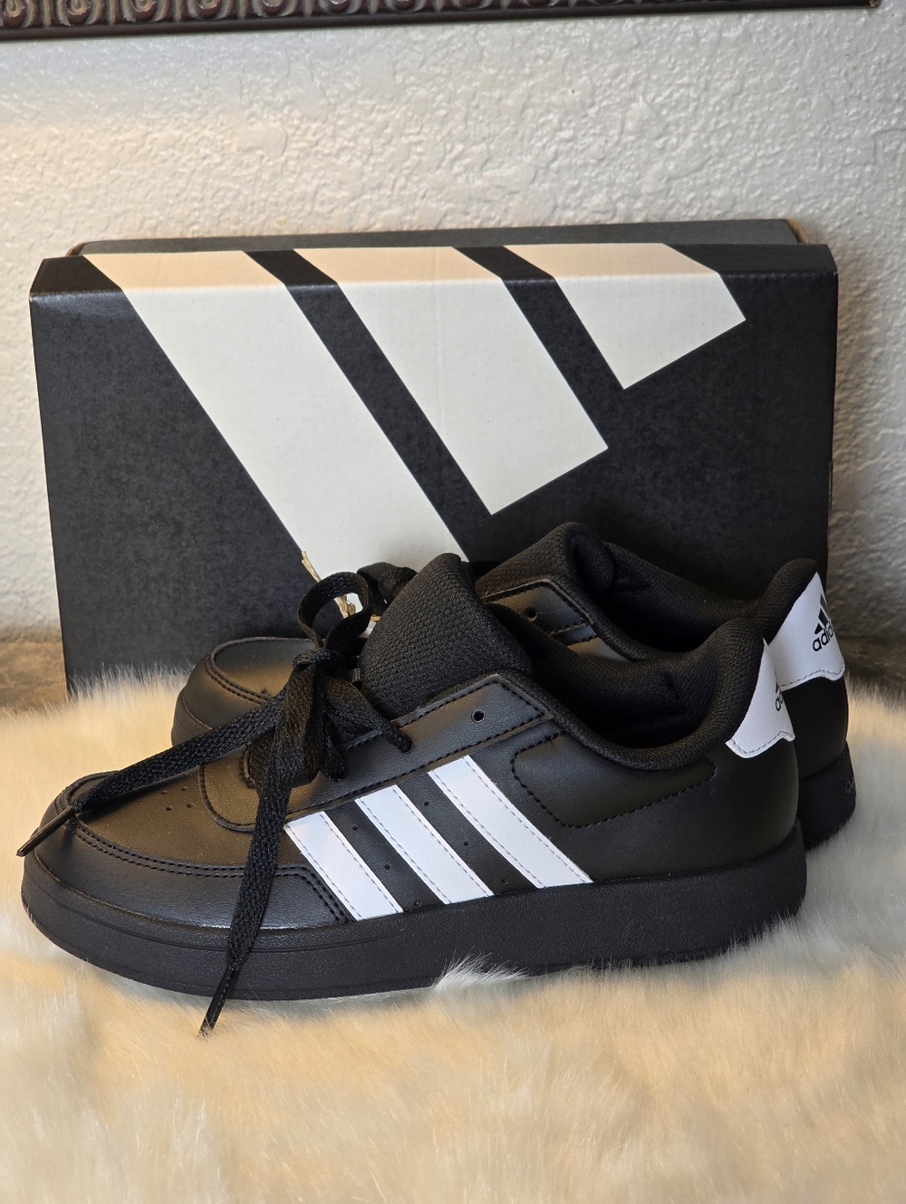 Adidas Kids' Breaknet Lifestyle Court Lace Black Sneakers Shoes Size 1.5 NWT Uni - Picture 4 of 10